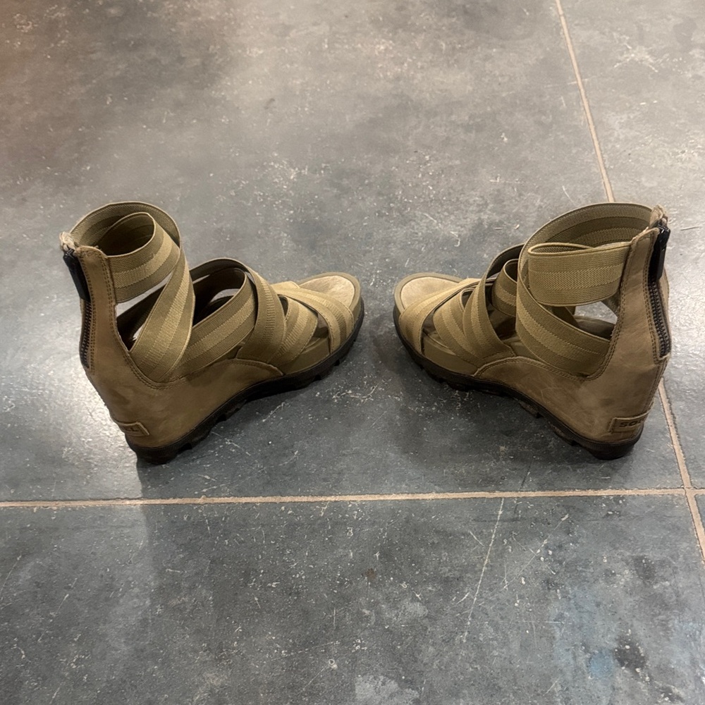 Sage Sorel Wedges with Stretchy Straps